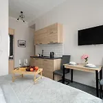 Apartamento Elegant Very Berry In By Renters *