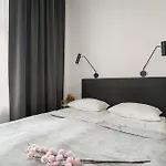 Apartamento Elegant Very Berry In By Renters Poznań