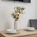 Apartamento Elegant Very Berry In By Renters *