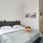 Elegant Very Berry In By Renters
