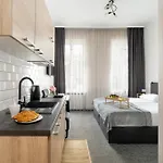 Elegant Very Berry In By Renters * Poznań