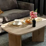 Elegant Very Berry In By Renters Apartamento