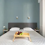 Apartamento Elegant Very Berry In By Renters
