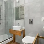 Elegant Very Berry In By Renters *