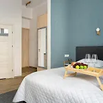 Elegant Very Berry In By Renters Apartment Poznan
