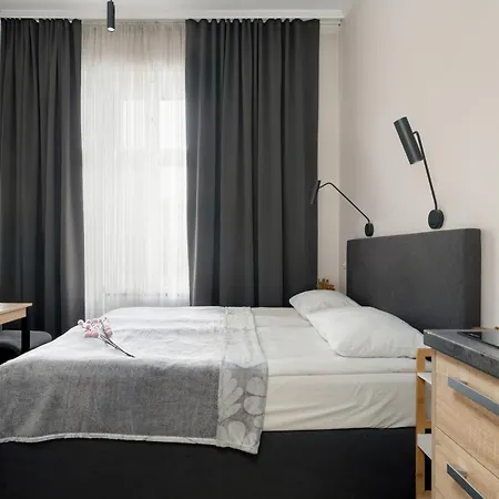 شقة Very Berry - Glogowska 39-5 - Targowe, Self Check In 24h بوزنان