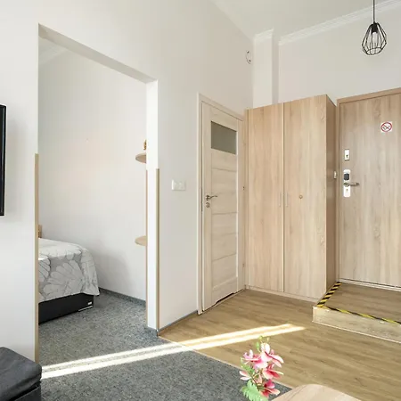 Elegant Very Berry In By Renters Poznan