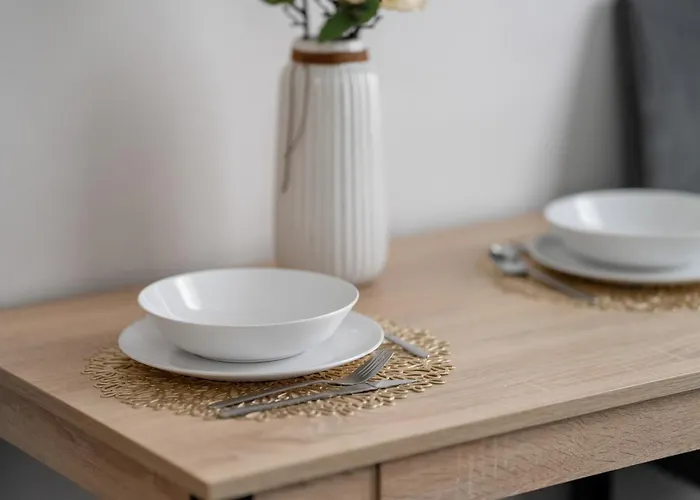 Elegant Very Berry In By Renters Apartment