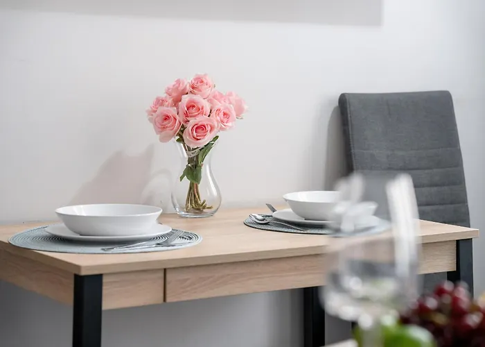 Elegant Very Berry In By Renters Poznan