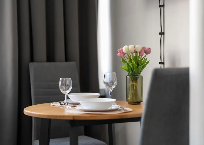 Elegant Very Berry In By Renters Poznan