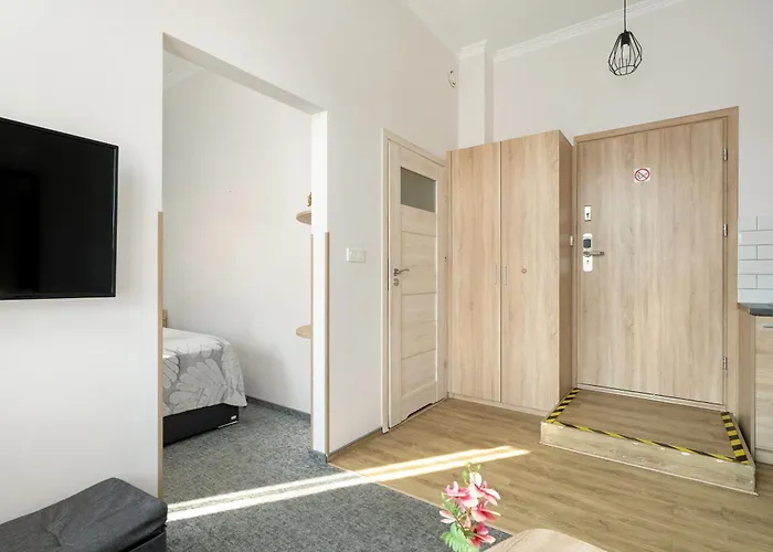 Elegant Very Berry In By Renters Poznan