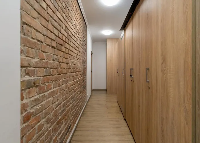 Elegant Very Berry In By Renters Apartment Poznan